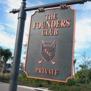 golf club entry sign
